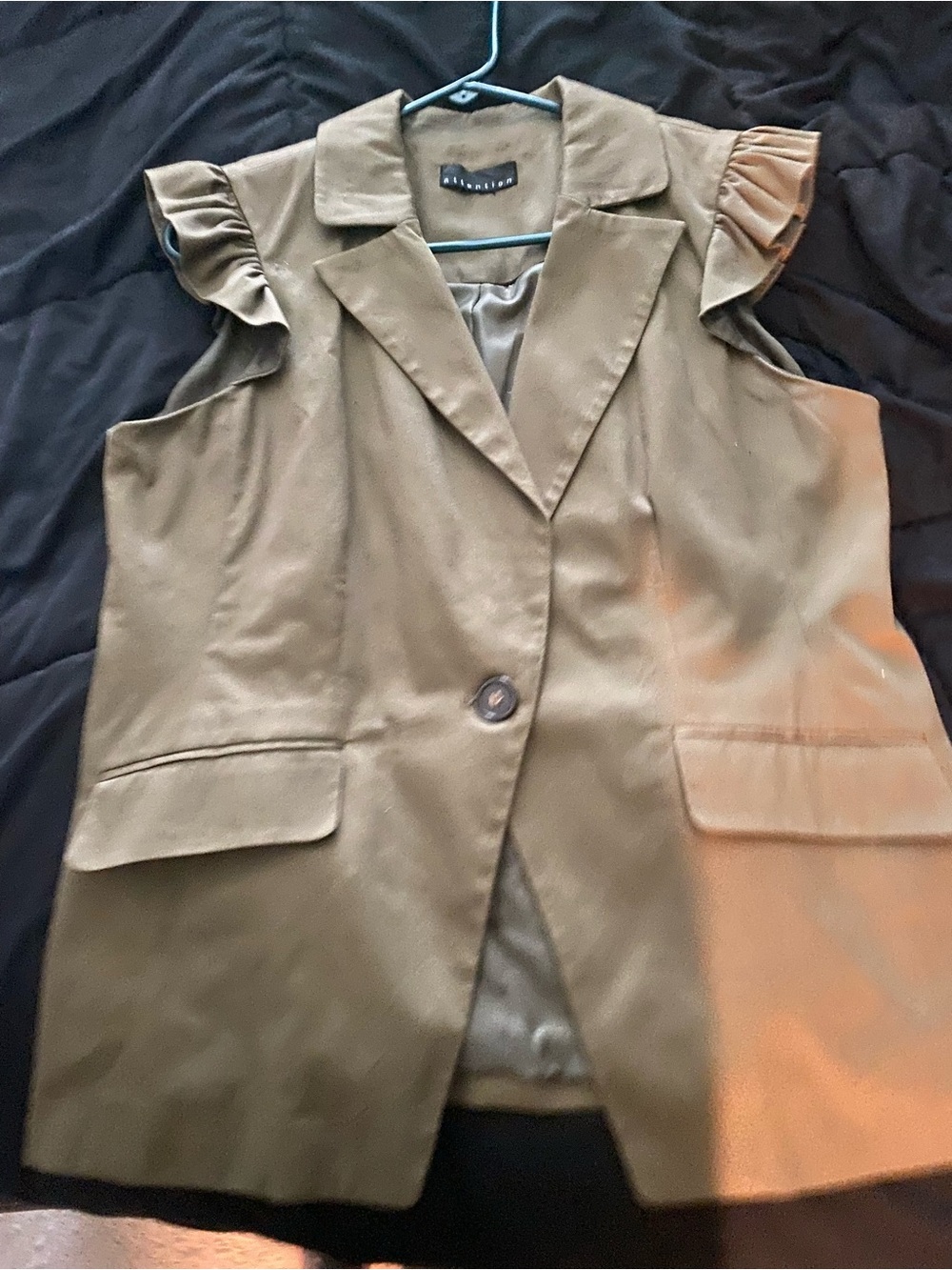 attention Olive Sleeveless Ruffle-Shoulder Blazer Vest